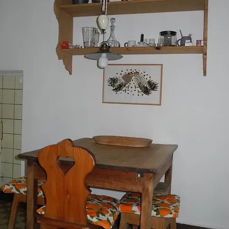 Maison Aux Volets Verts